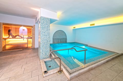 Hot Tub, Sauna, Spa and wellness centre/facilities