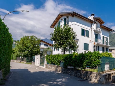 Apartment Serenella by Interhome Apartment in Colico