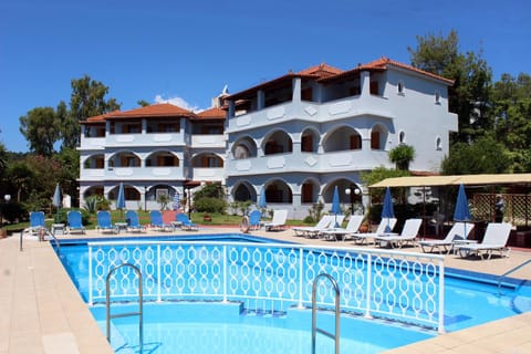 Property building, Pool view