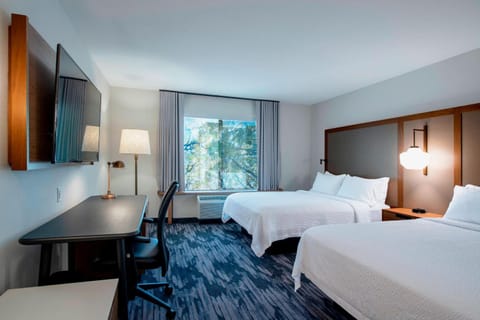 Fairfield Inn & Suites by Marriott Kelowna Hotel in Kelowna