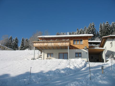 Facade/entrance, Winter