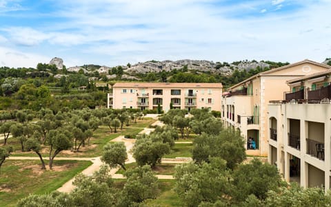 Lagrange Vacances Le Domaine de Bourgeac Apartment hotel in Arles