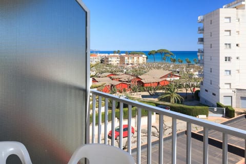 Property building, Balcony/Terrace, Sea view