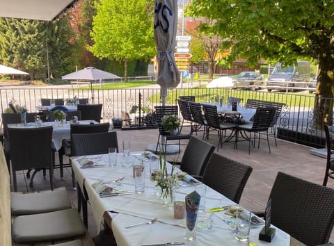 Patio, Restaurant/places to eat