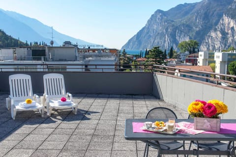 Balcony/Terrace, Mountain view, Breakfast