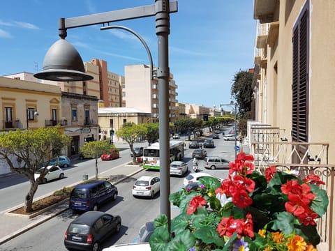 Balcony/Terrace, City view, Street view