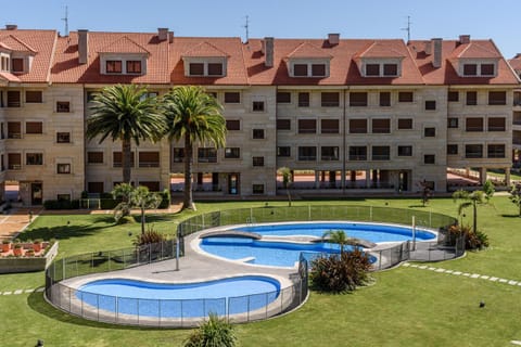 Area and facilities, Swimming pool, Swimming pool