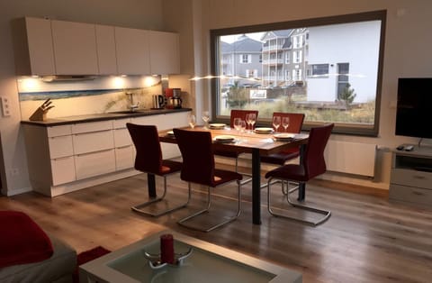 Ostsee - Reetdachhaus Nr 8 "Sonne und mehr" - mit Lademöglichkeit im Strand Resort House in Heiligenhafen