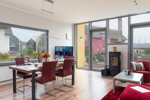 Ostsee - Reetdachhaus Nr 8 "Sonne und mehr" - mit Lademöglichkeit im Strand Resort House in Heiligenhafen