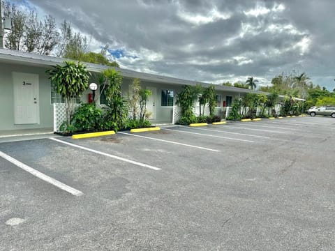 Conty's Motel Motel in Collier County