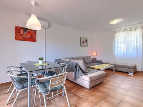 Holiday Home PRM116 by Interhome House in Premantura