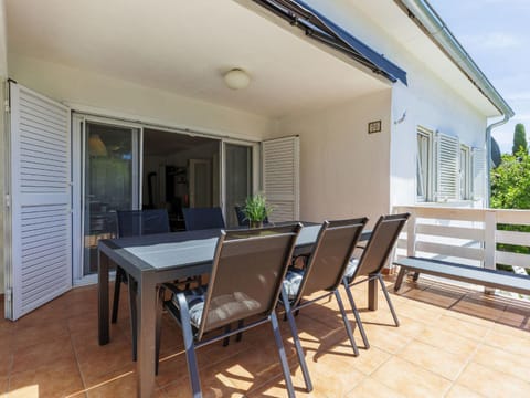 Holiday Home PRM116 by Interhome House in Premantura