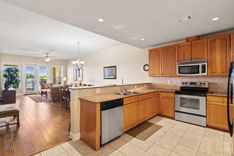 Kitchen or kitchenette, Dining area, dishwasher, oven