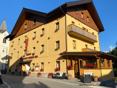 Property building, Day