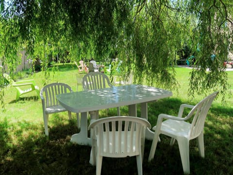 Holiday Home Hoedic by Interhome House in Brittany