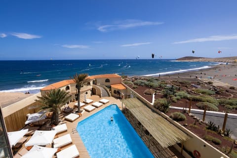 Nearby landmark, Day, Natural landscape, Beach, Pool view, Sea view, Swimming pool, Swimming pool, sunbed