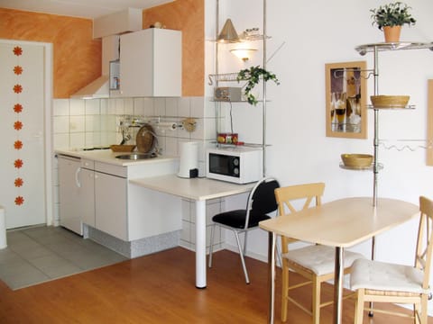 Apartment Tossens-6 by Interhome Copropriété in Butjadingen