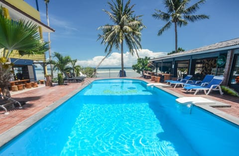 Beach, Diving, Swimming pool
