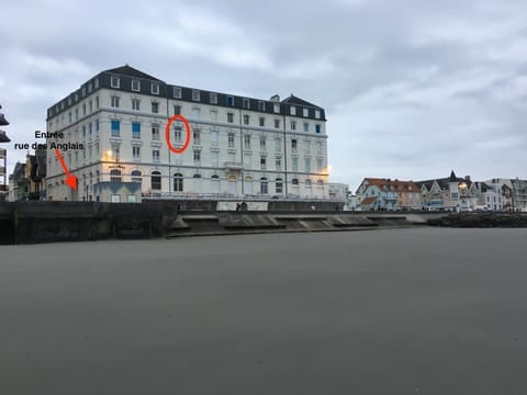 Property building, Facade/entrance, Sea view