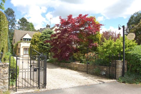 Coombe House Bed and Breakfast in Bourton-on-the-Water