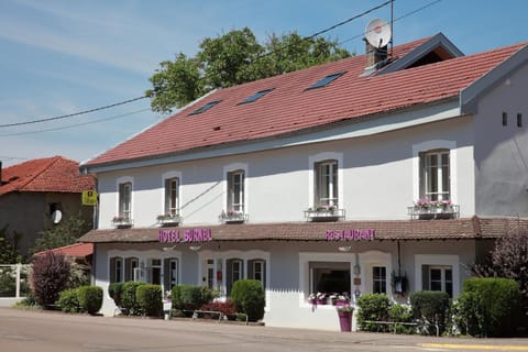 Logis Burnel Et La Cle Des Champs Hotel in Vosges