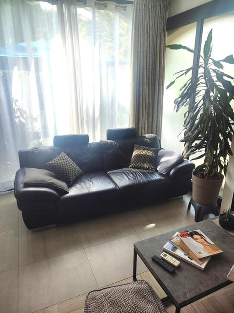 bel Appartement les pieds dans l'eau Apartment in Villeneuve-Loubet