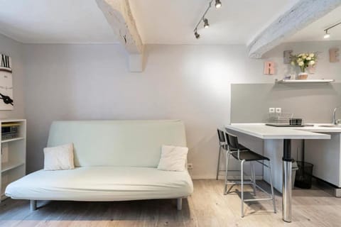 Sun Studio Apartment in Valbonne