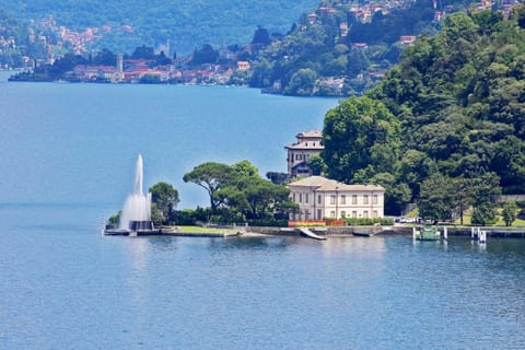 Piazza Duomo Amazing Downtown By Como Vacanze Condo in Como