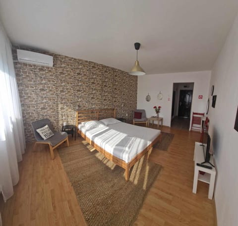 Sunny Place Garsoniera -posibilitate self check in Condominio in Craiova
