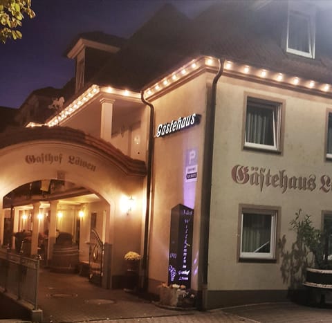 Hotel Löwen Garni Übernachtung mit Frühstück in Freiburg