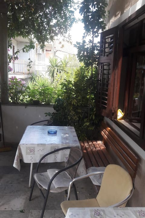 Location, children, Family