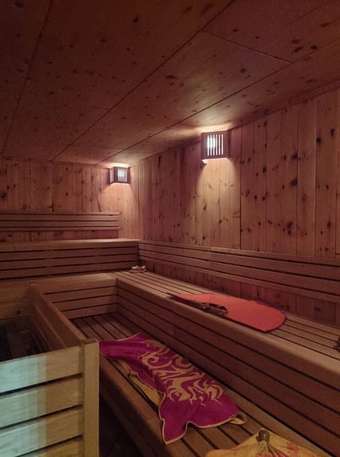 Sauna, Sauna, Spa and wellness centre/facilities, Public Bath