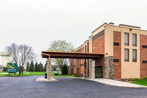 Quality Inn and Suites - Arden Hills Motel in Shoreview