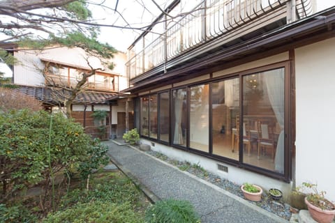 Kanazawa Seiren Le Lotus Bleu House in Kanazawa