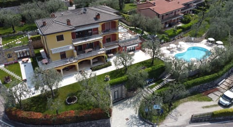 Property building, Neighbourhood, Bird's eye view, Garden