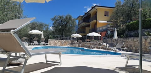 Villa Due Leoni - Residence Apartment hotel in Brenzone sul Garda