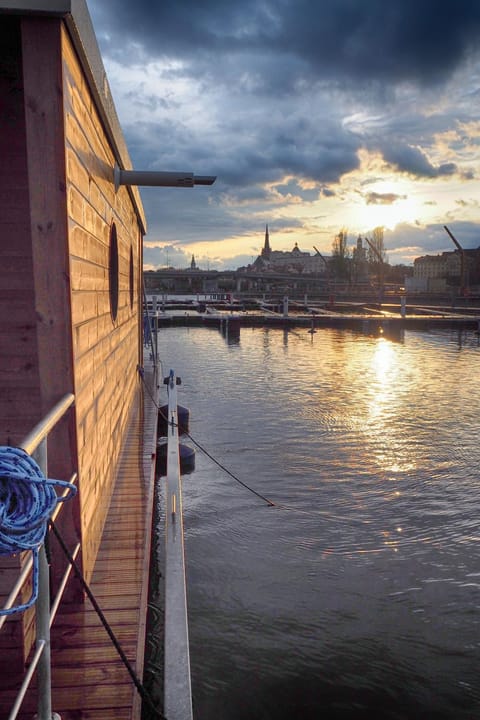 Hausboot - Domy na wodzie - Houseboat Porta Mare - Odradream Condo in Szczecin