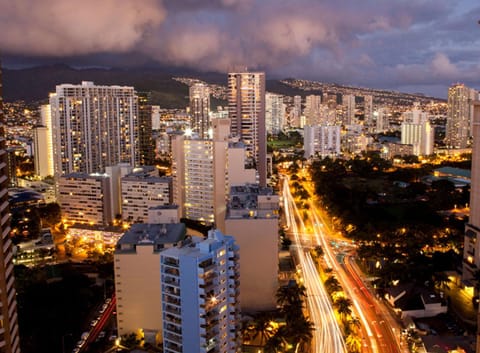Ilikai Hotel & Luxury Suites Aparthotel in Honolulu