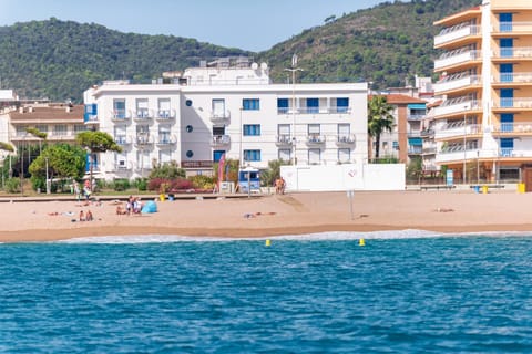 Facade/entrance, Sea view