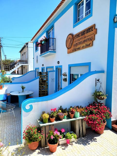 Ethic Surf House Bed and Breakfast in Peniche