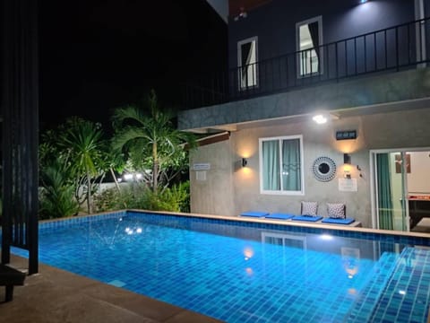 Villa Rajapruek Entire 3 villa with pool near Airport and city center Chalet in Chiang Mai