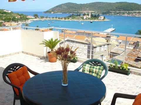 Apartment II Radisic beautiful view Apartment in Vis