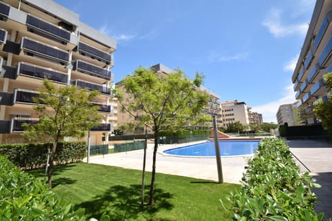 Property building, Garden, Pool view, Swimming pool