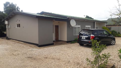 Furnished self-catering bedsitter Bed and Breakfast in Lusaka
