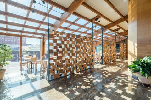 Restaurant/places to eat, Lobby or reception