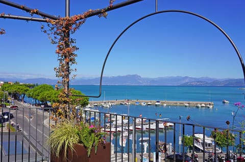 Riviera Carducci Rooms Bed and Breakfast in Peschiera del Garda