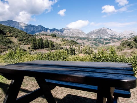 Nearby landmark, Day, Natural landscape, View (from property/room), City view, Garden view, Landmark view, Landmark view, Mountain view