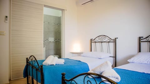 Rooms & Apartments La Spiaggia - Gallipoli Bed and Breakfast in Baia Verde