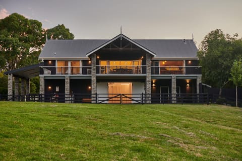 HUs - Boutique Venue & Accommodation Chalet in Auckland