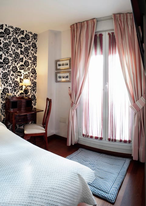 Ch Hostal Victoria Bed and Breakfast in Cuenca